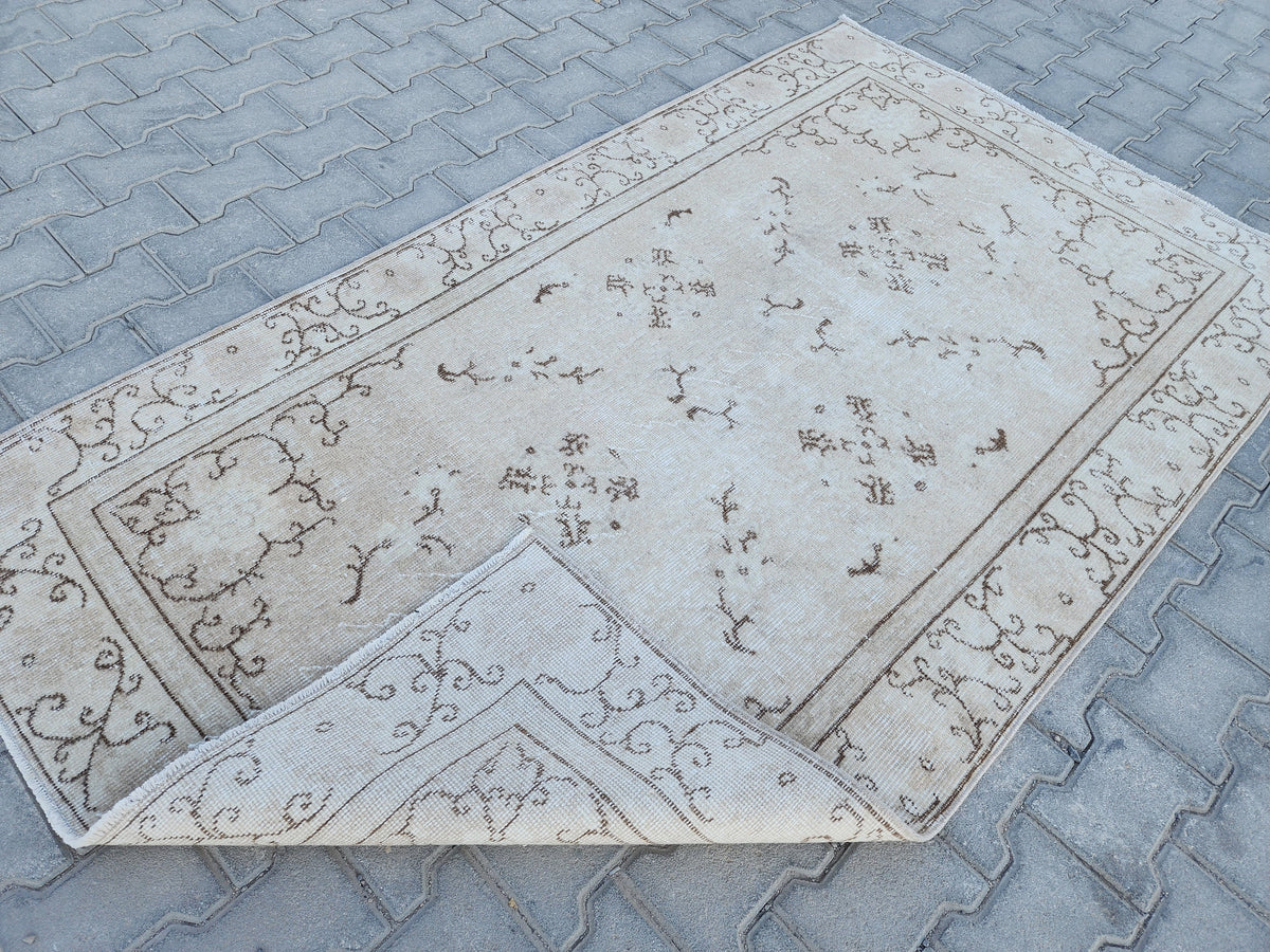 Handwoven Turkish Oushak Rug 4x7: Beige Wool, Bohemian Style