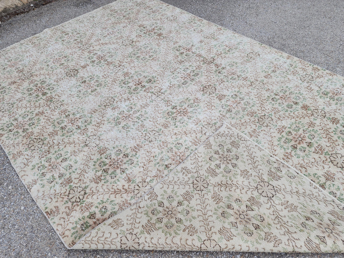 Wool Oushak Rug 6x9: Handwoven Turkish Beige Geometric Rug