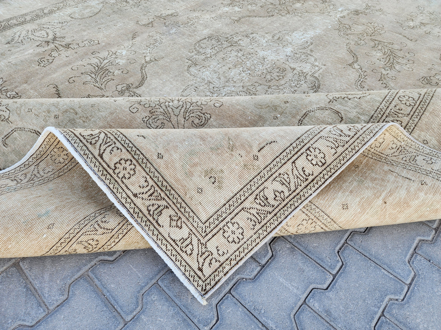 Vintage Neutral Rug 10x12 ft - sku1273