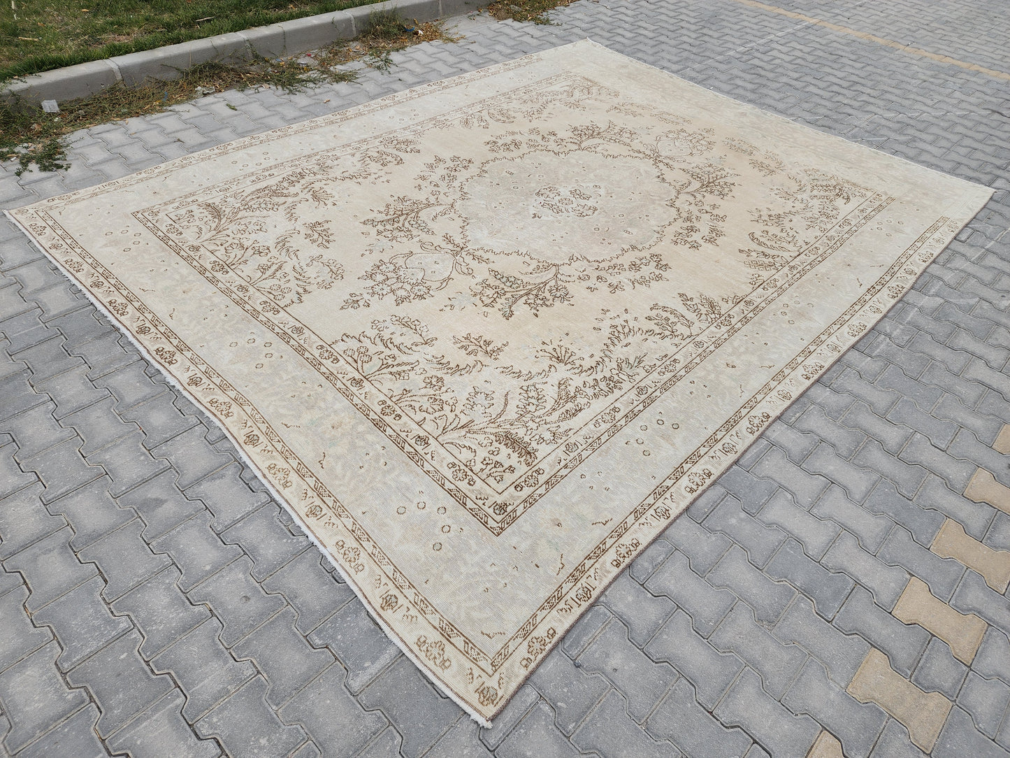 Vintage Neutral Area Rug 9x12 ft - skua207