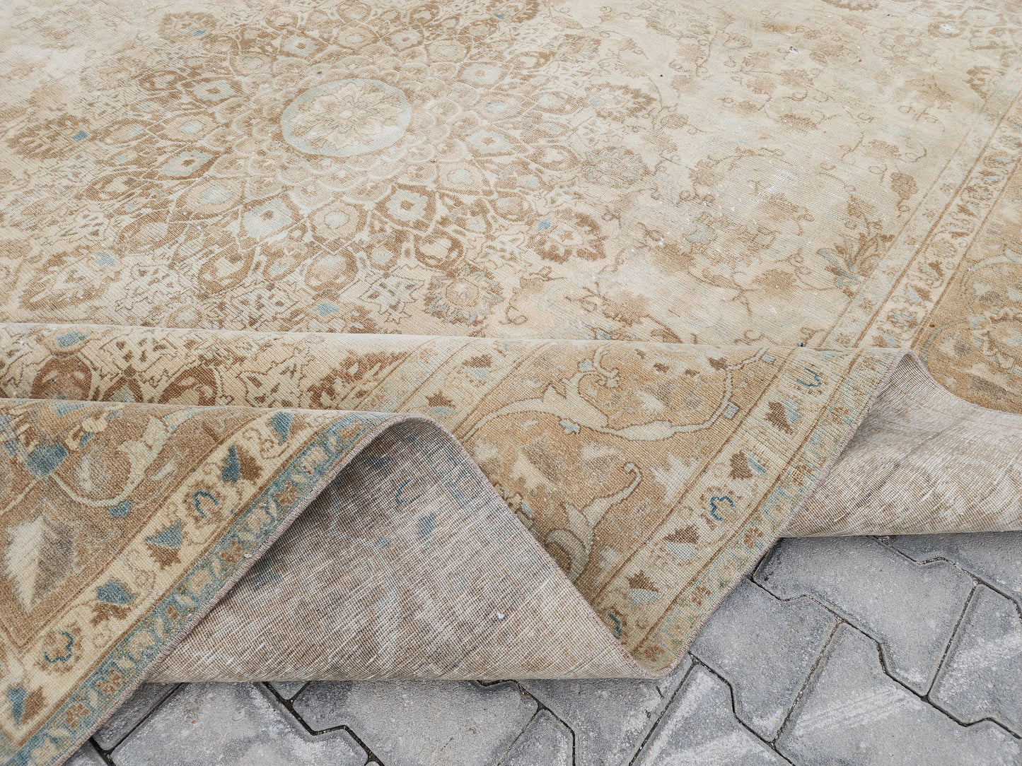 Neutral Vintage Rug 9x12 ft - sku1464