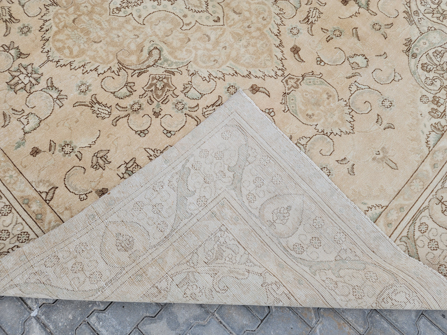 Neutral Vintage Handmade Rug 9x12 ft - sku1461