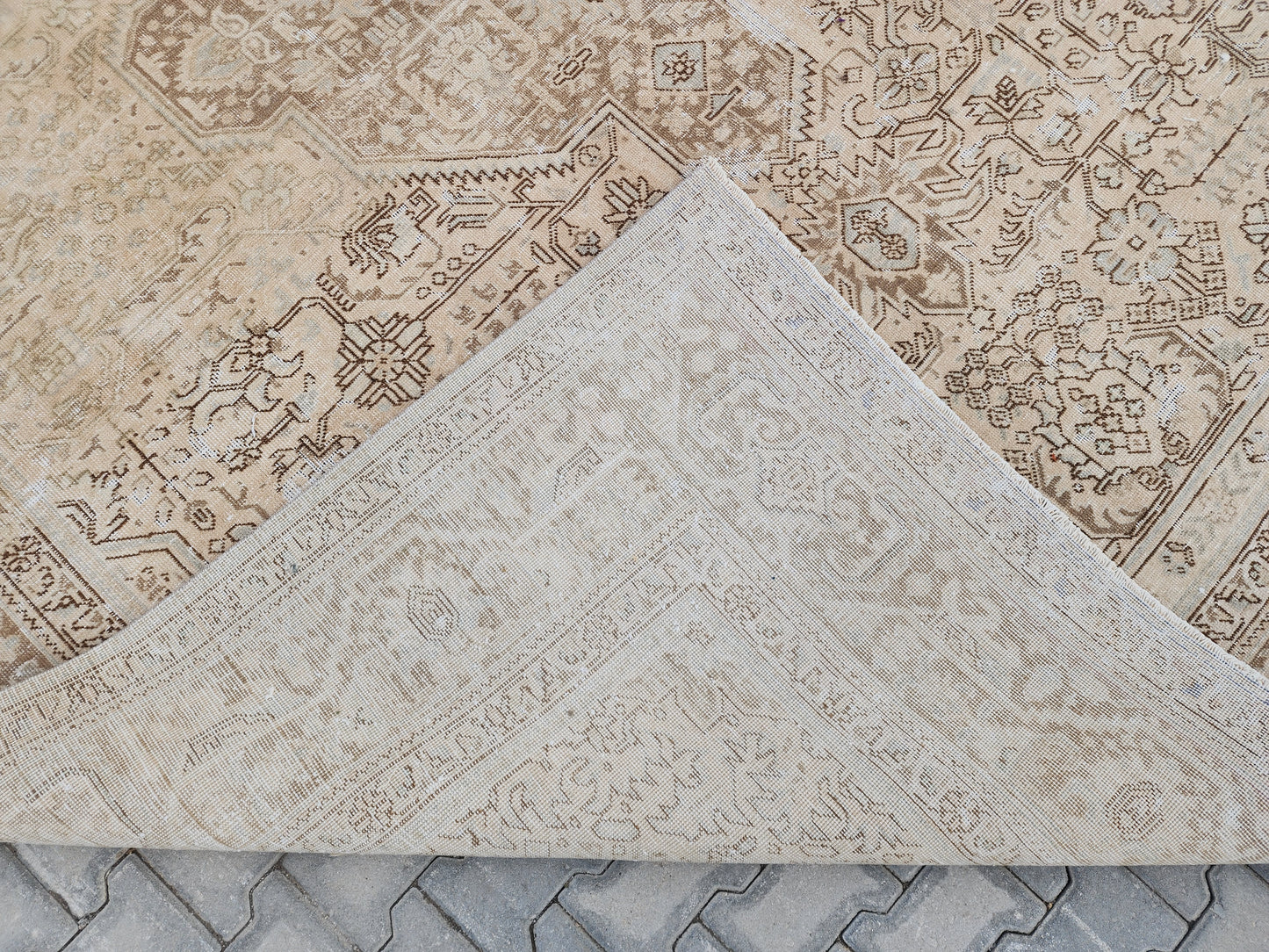 Neutral Vintage Rug 10x12 ft - sku1459