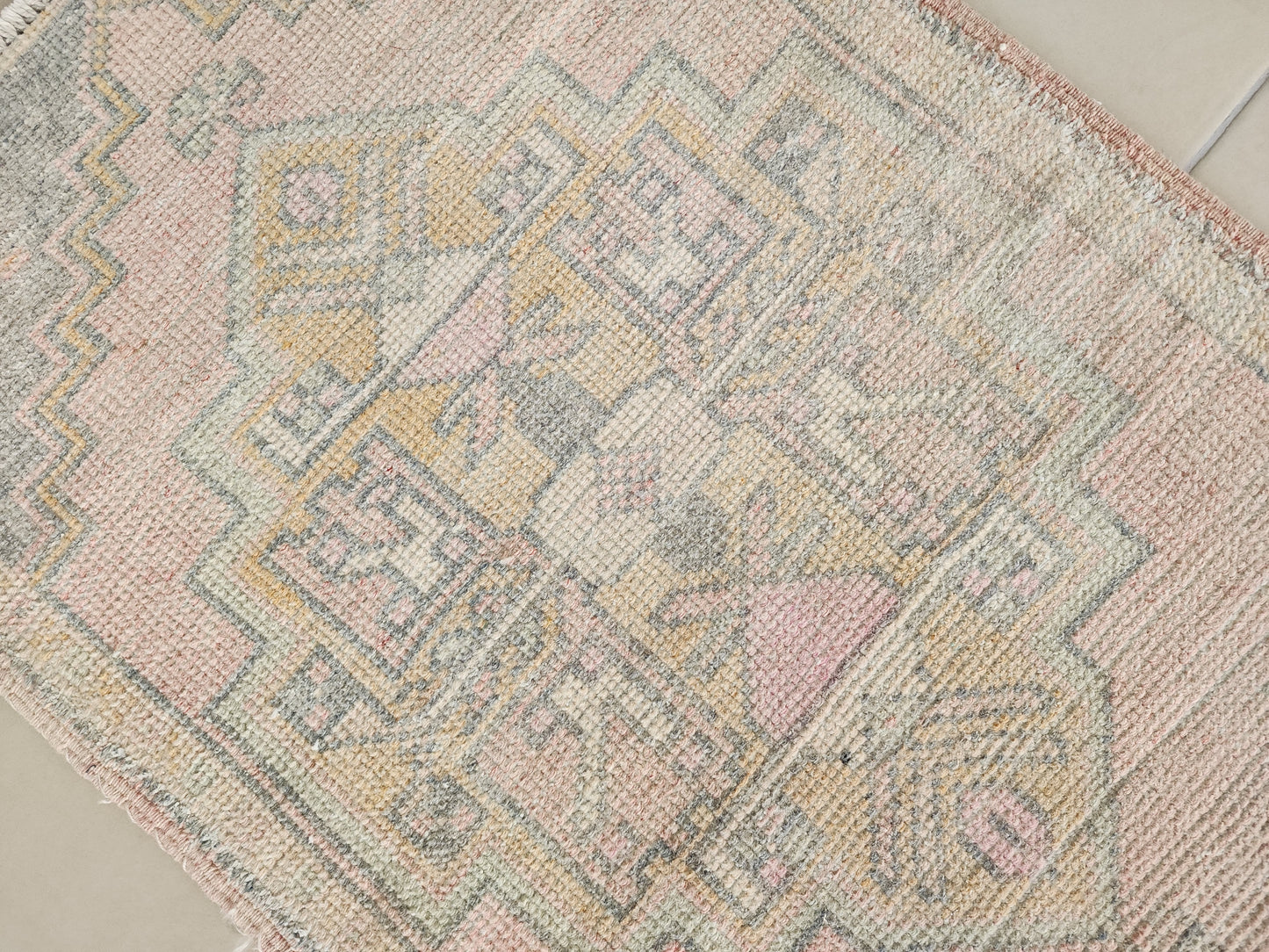 Hand Made Mini Decor Rug 2x3 ft- skuy163