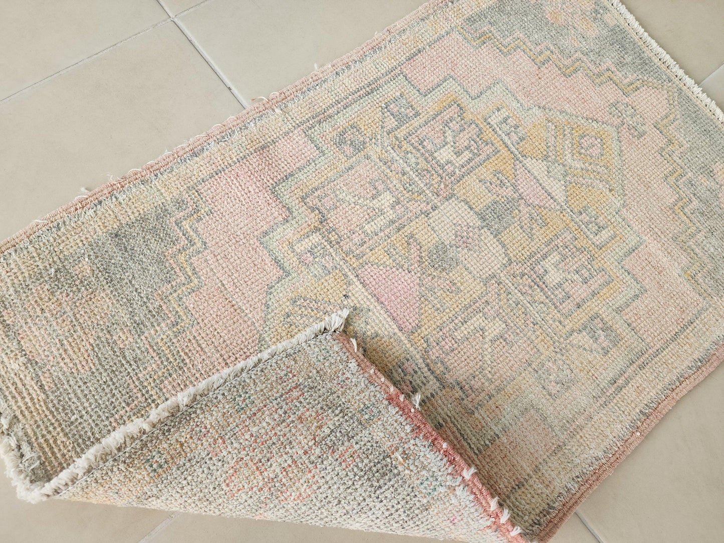 Hand Made Mini Decor Rug 2x3 ft- skuy163
