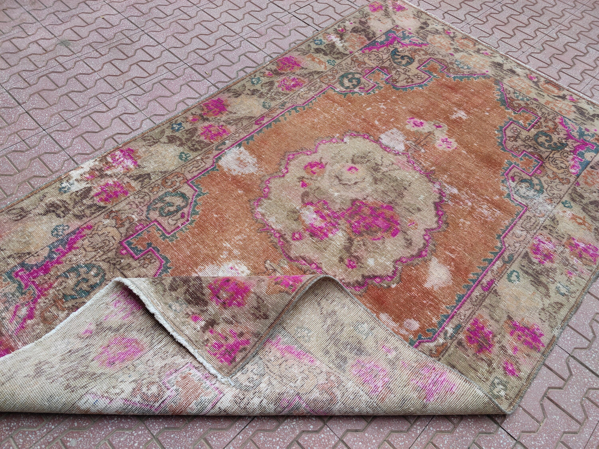 Handwoven Oushak Loom Rug 4x7: Turkish Bohemian Decor