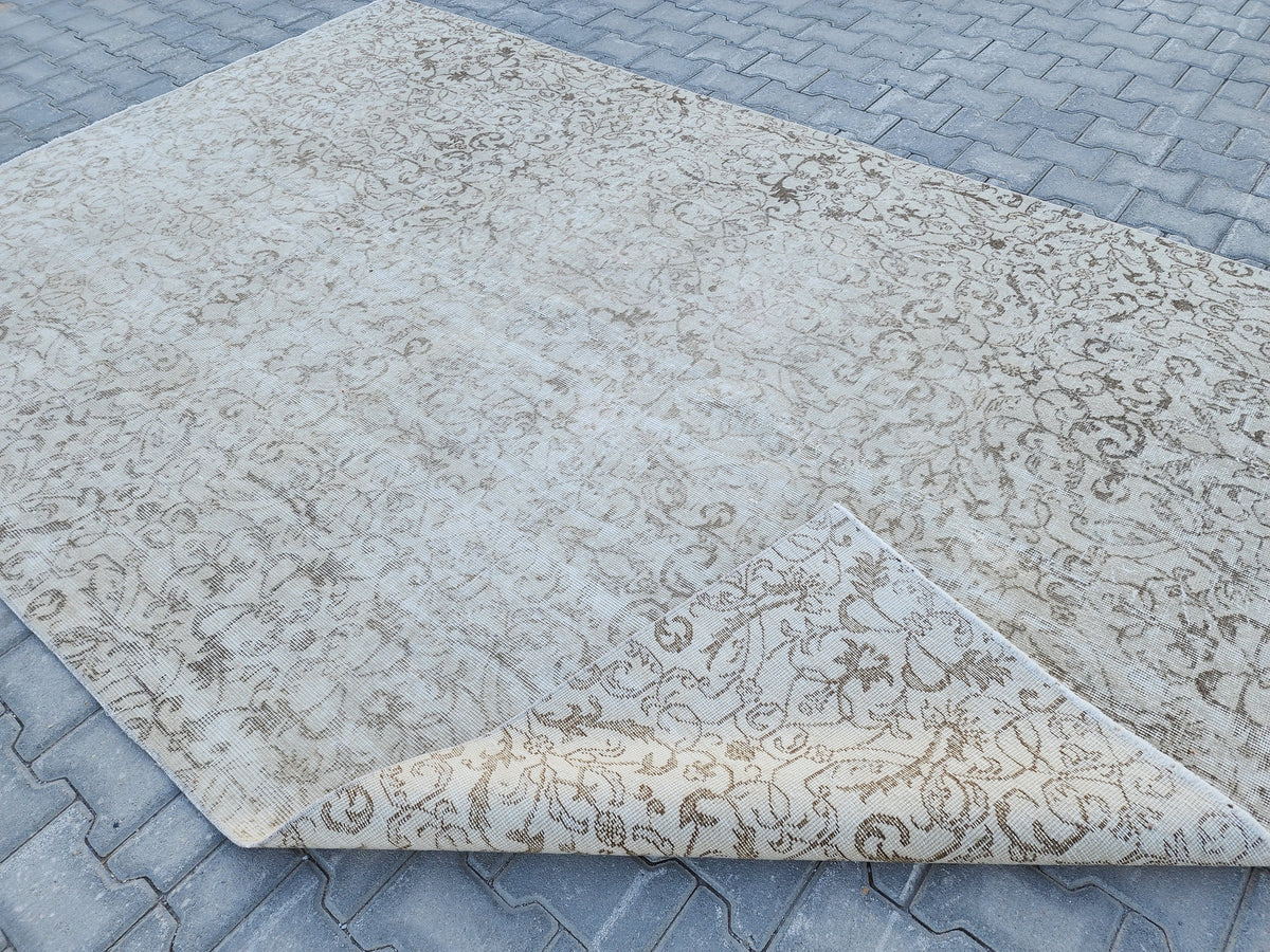 6x9 Vintage Oushak Rug: Hand-Knotted Neutral Bohemian Rug