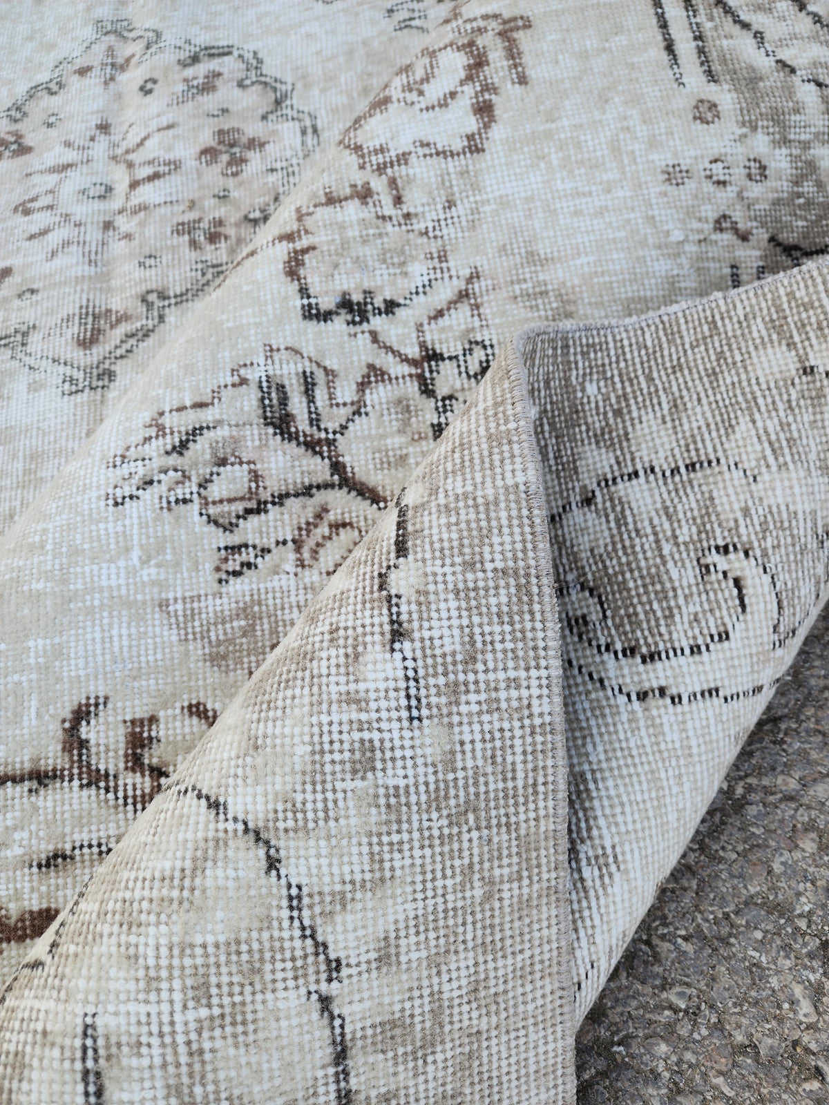 7x10 White Oushak Rug Hand‑Knotted Wool Area Rug Neutral Decor: Medallion Turkish Design