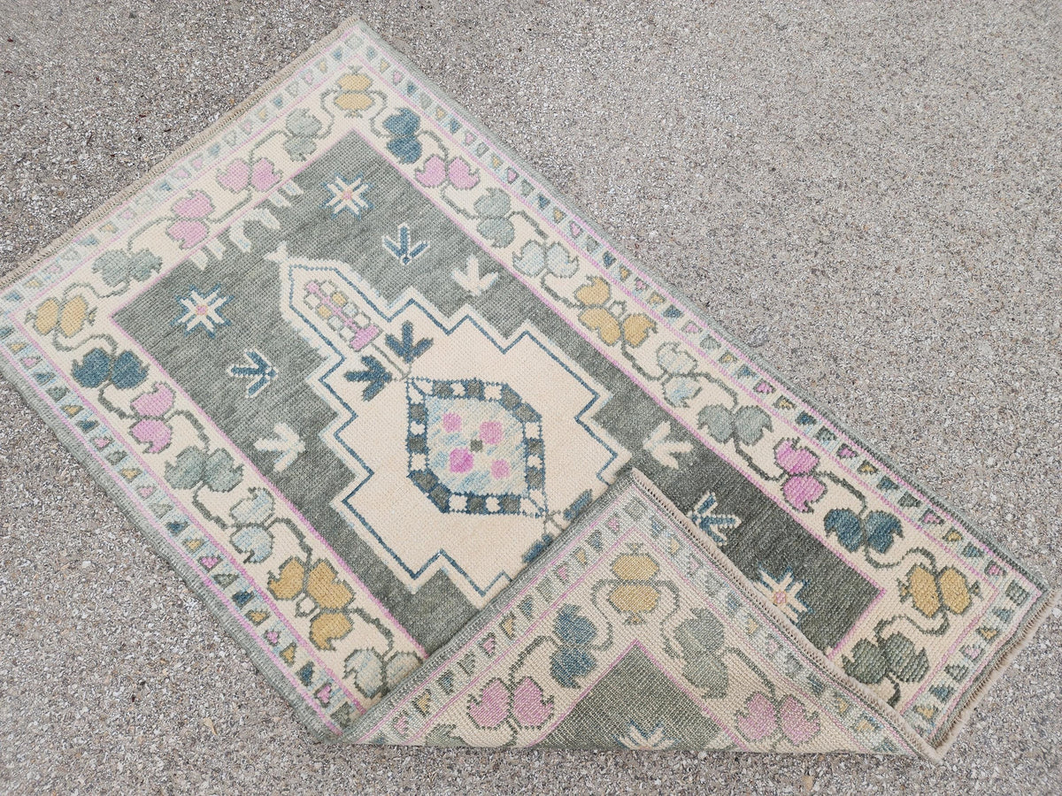 3x5 Oushak Rug: Handwoven Up Cycled Wool, Green Beige Medallion