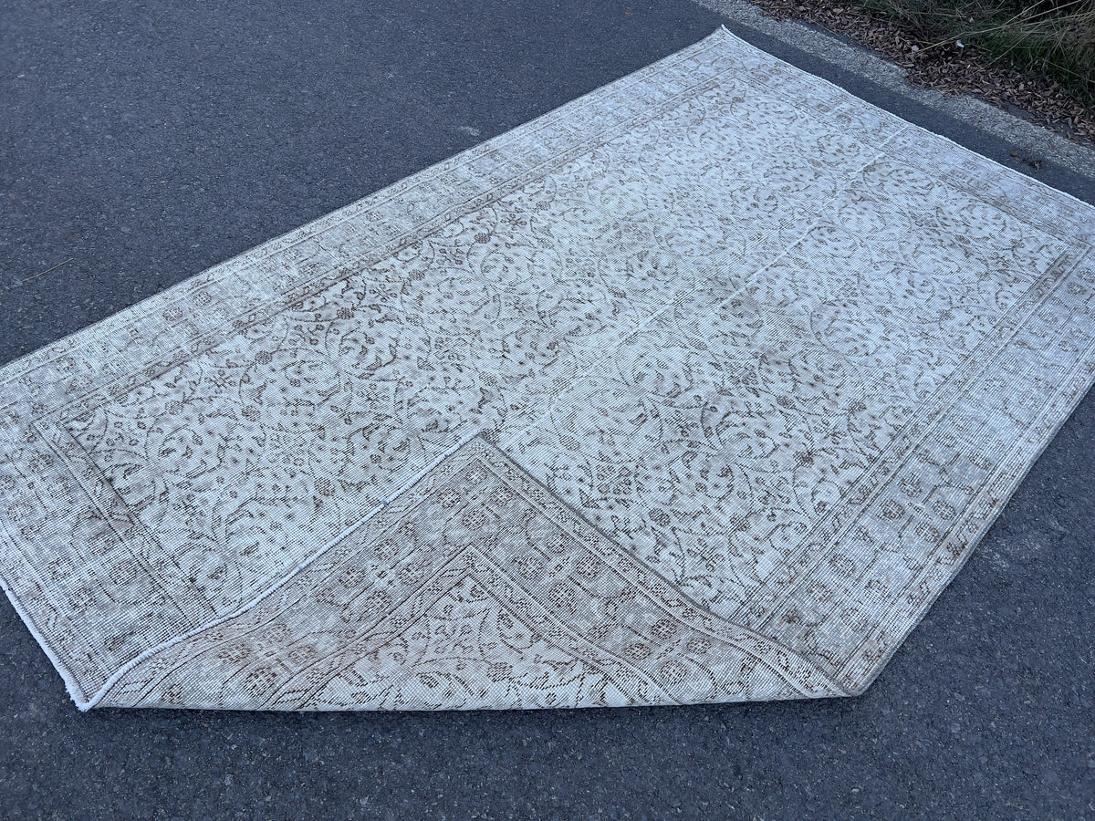 5x8 Handwoven Wool Turkish Rug: Neutral Oushak Area Rug