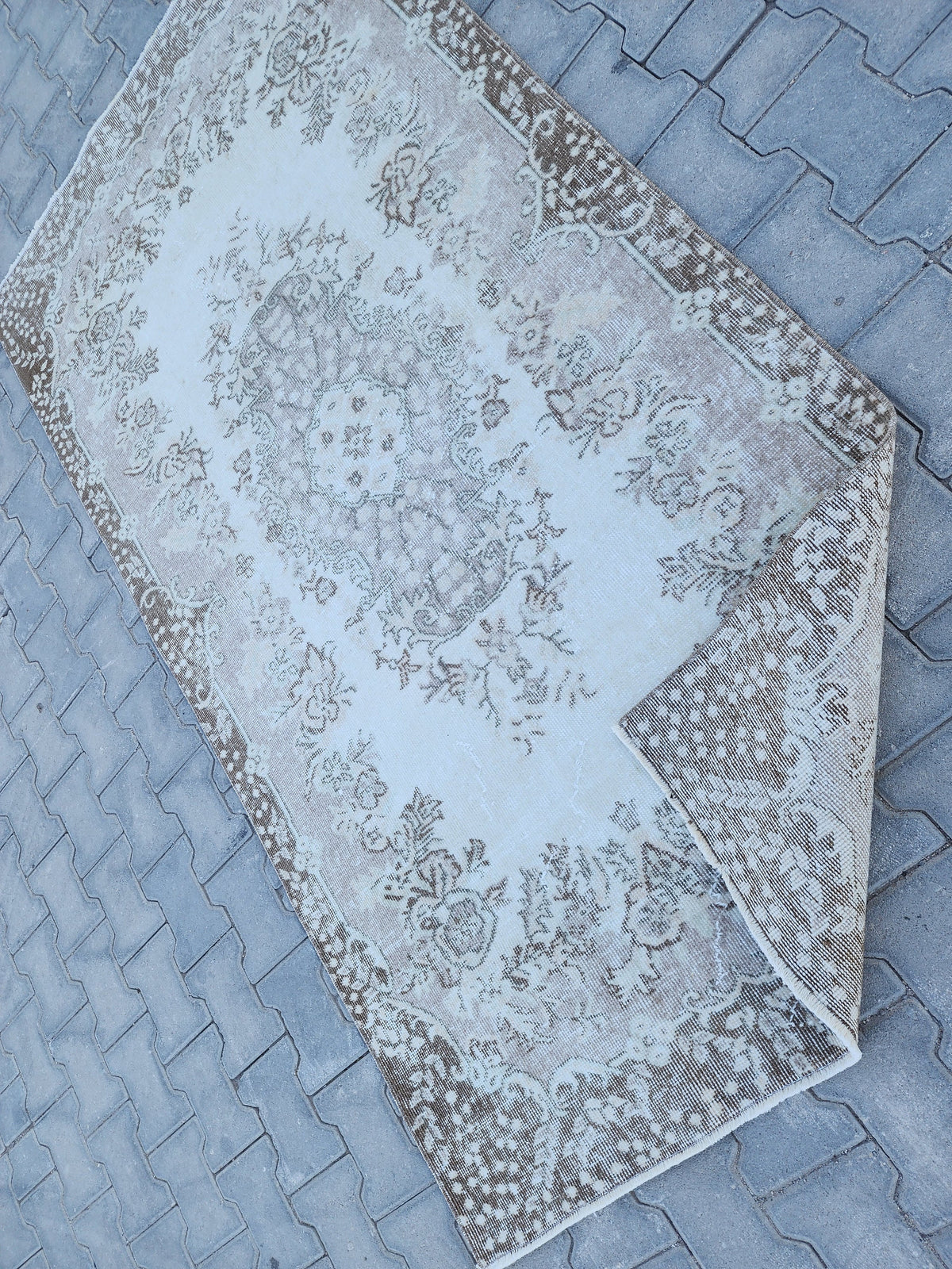 Handwoven Turkish Oushak Wool Rug: Beige Medallion, 4x7