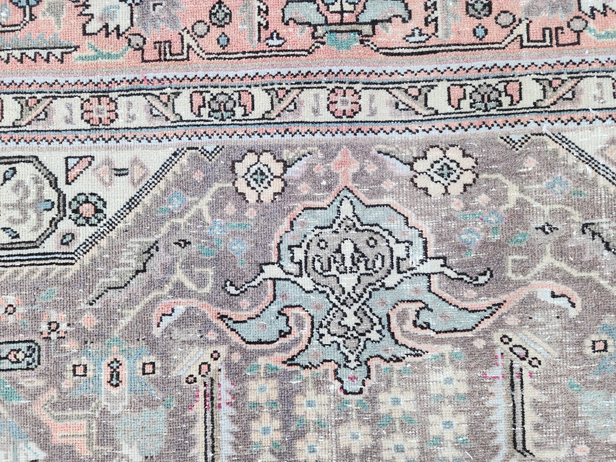 Vintage Neutral Rug: Hand Knotted, Natural Persian Design 8x11