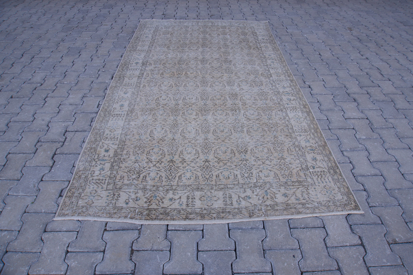 Vintage Wool Rug 5x9 ft - sku213