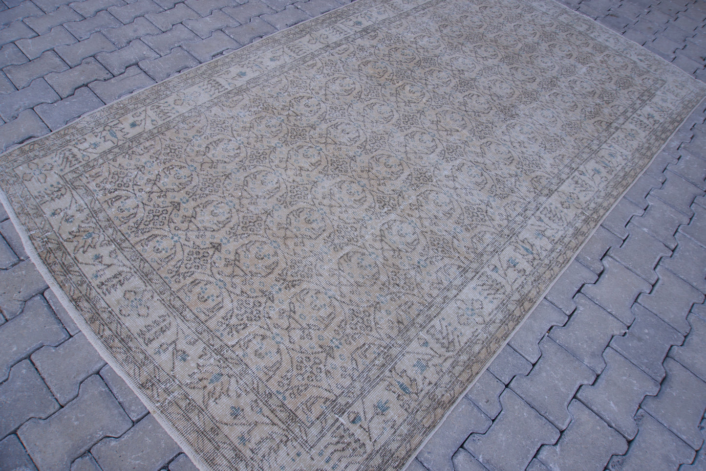 Vintage Wool Rug 5x9 ft - sku213