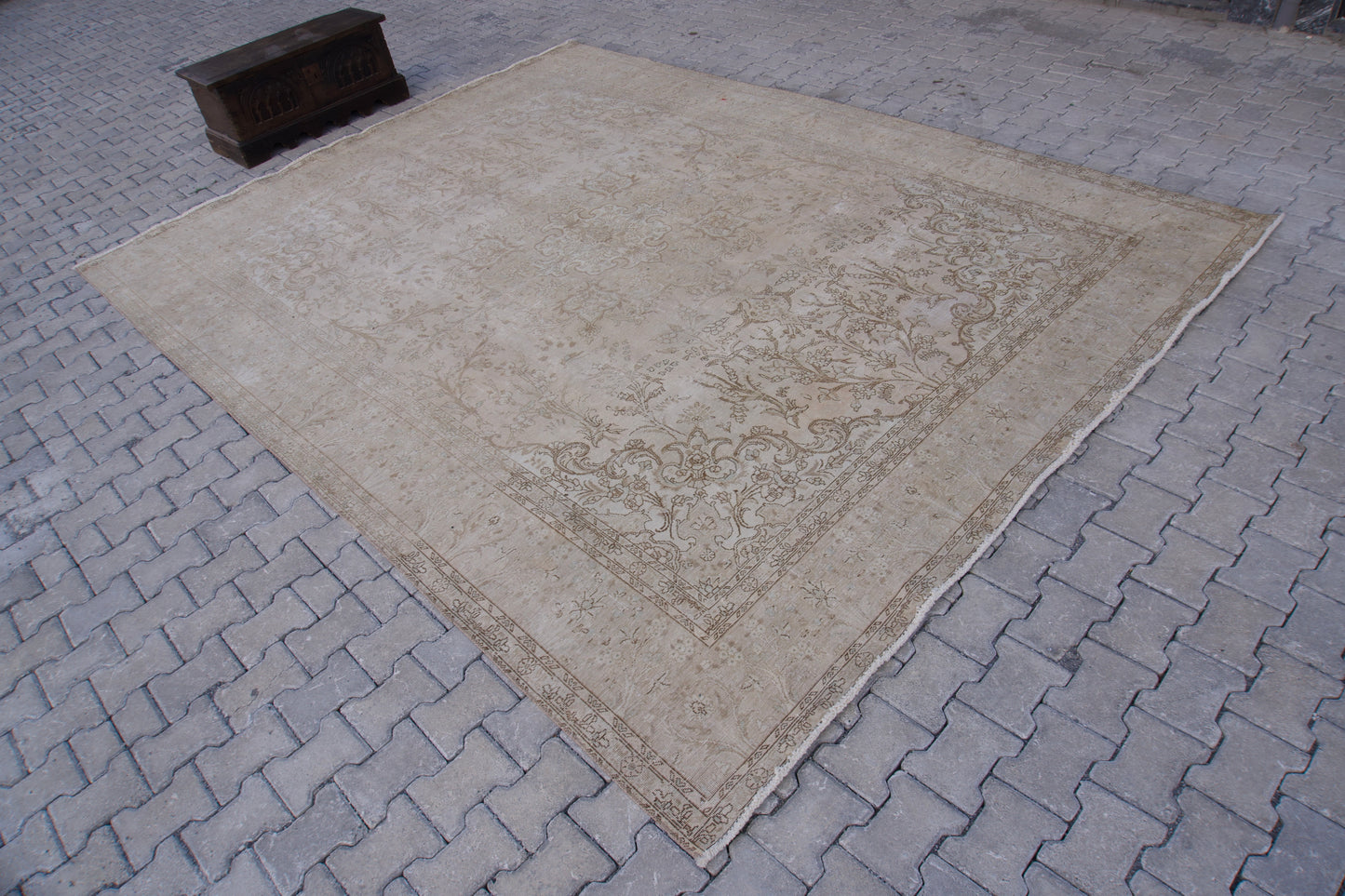 Wool Vintage Large Rug 9x12 ft- 2004