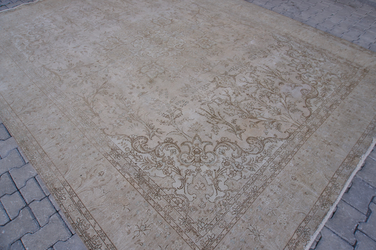 Wool Vintage Large Rug 9x12 ft- 2004