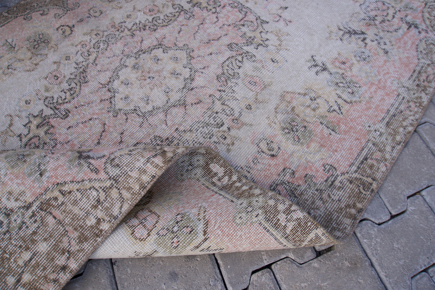 Neutral Small Wool Rug 4x7 ft - sku1507