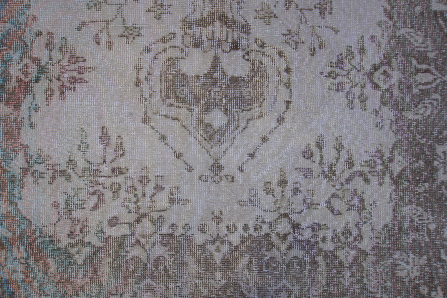 Small Neutral Rug 4x7 ft - sku 887
