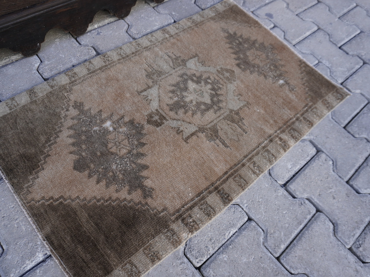 Wool Hand Knotted Rug 2x3 ft - sku21