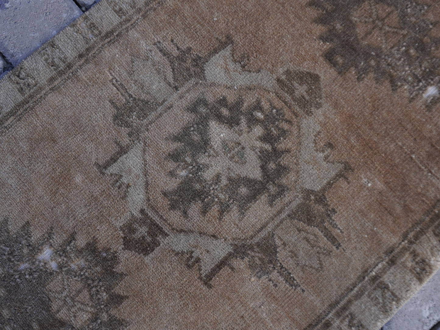 Wool Hand Knotted Rug 2x3 ft - sku21