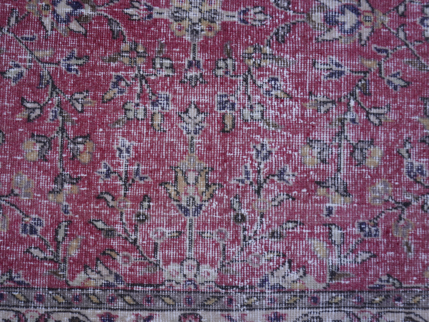 Neutral Small Rug 4x7 ft - sku 988