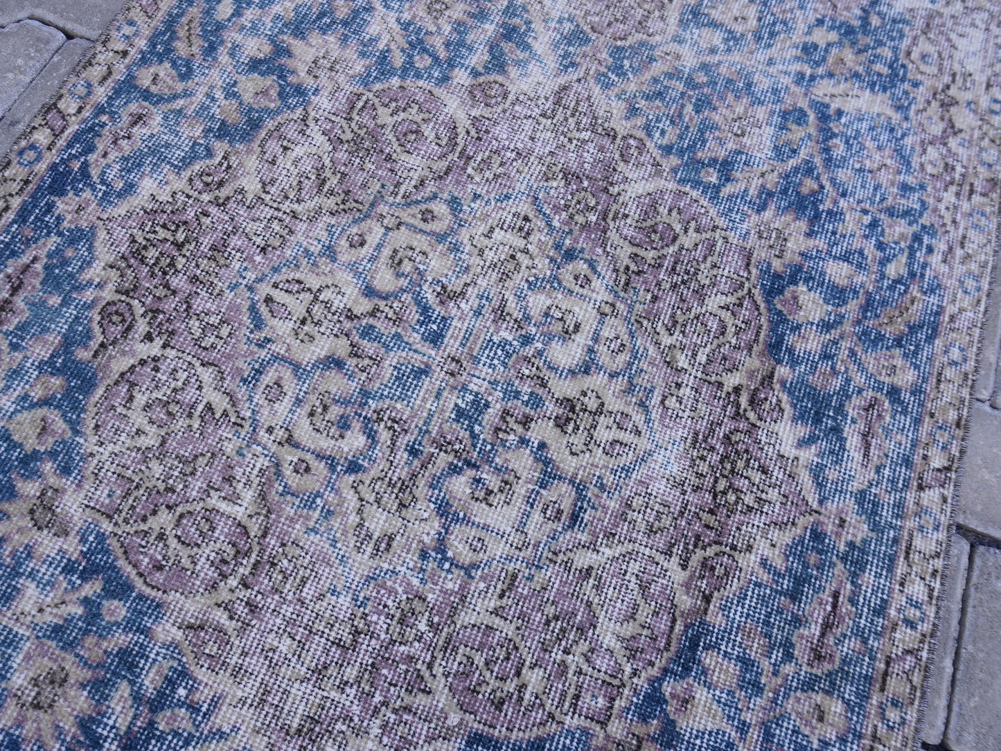 Neutral Small Rug 4x7 ft - sku 1160