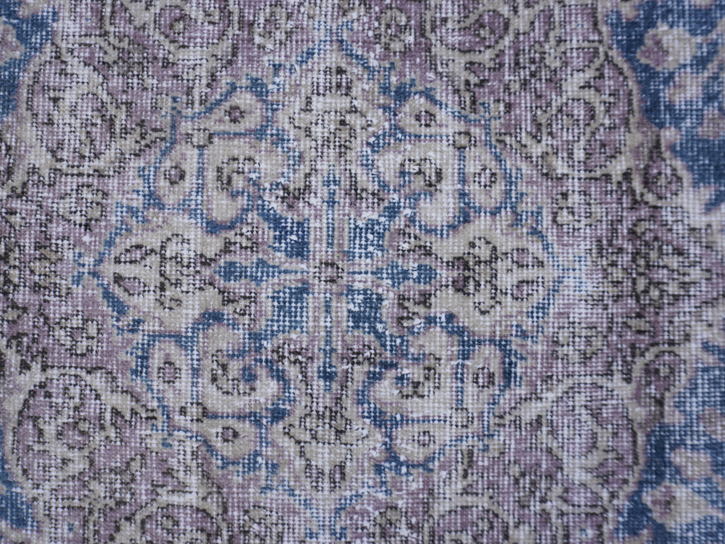 Neutral Small Rug 4x7 ft - sku 1160