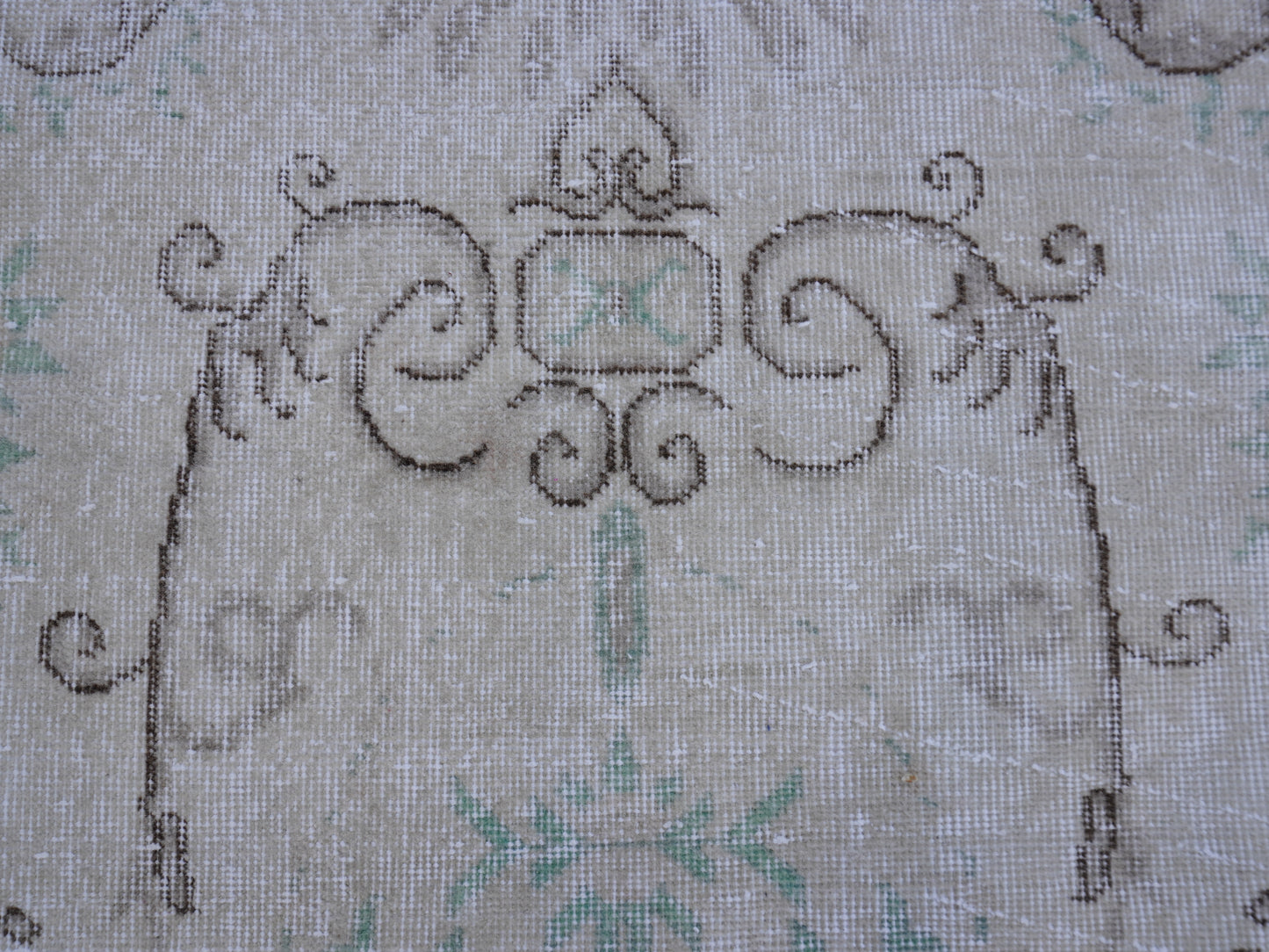 Neutral Small Rug 4x7 ft - sku 1175