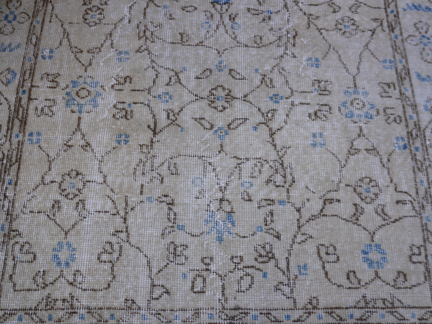 Wool Neutral Small Rug 4x7 ft - sku 977