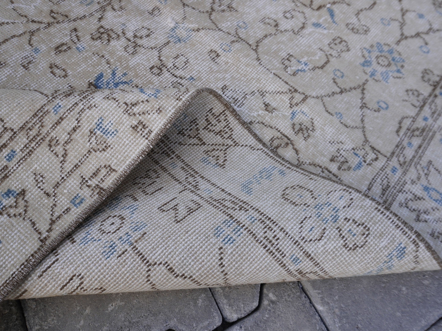 Wool Neutral Small Rug 4x7 ft - sku 977
