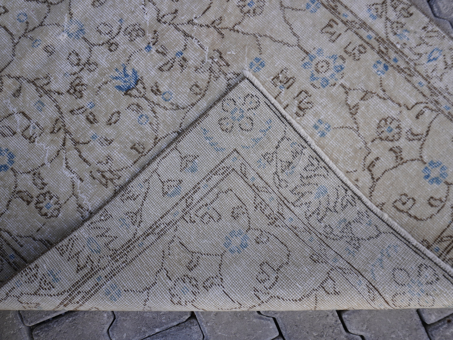 Wool Neutral Small Rug 4x7 ft - sku 977