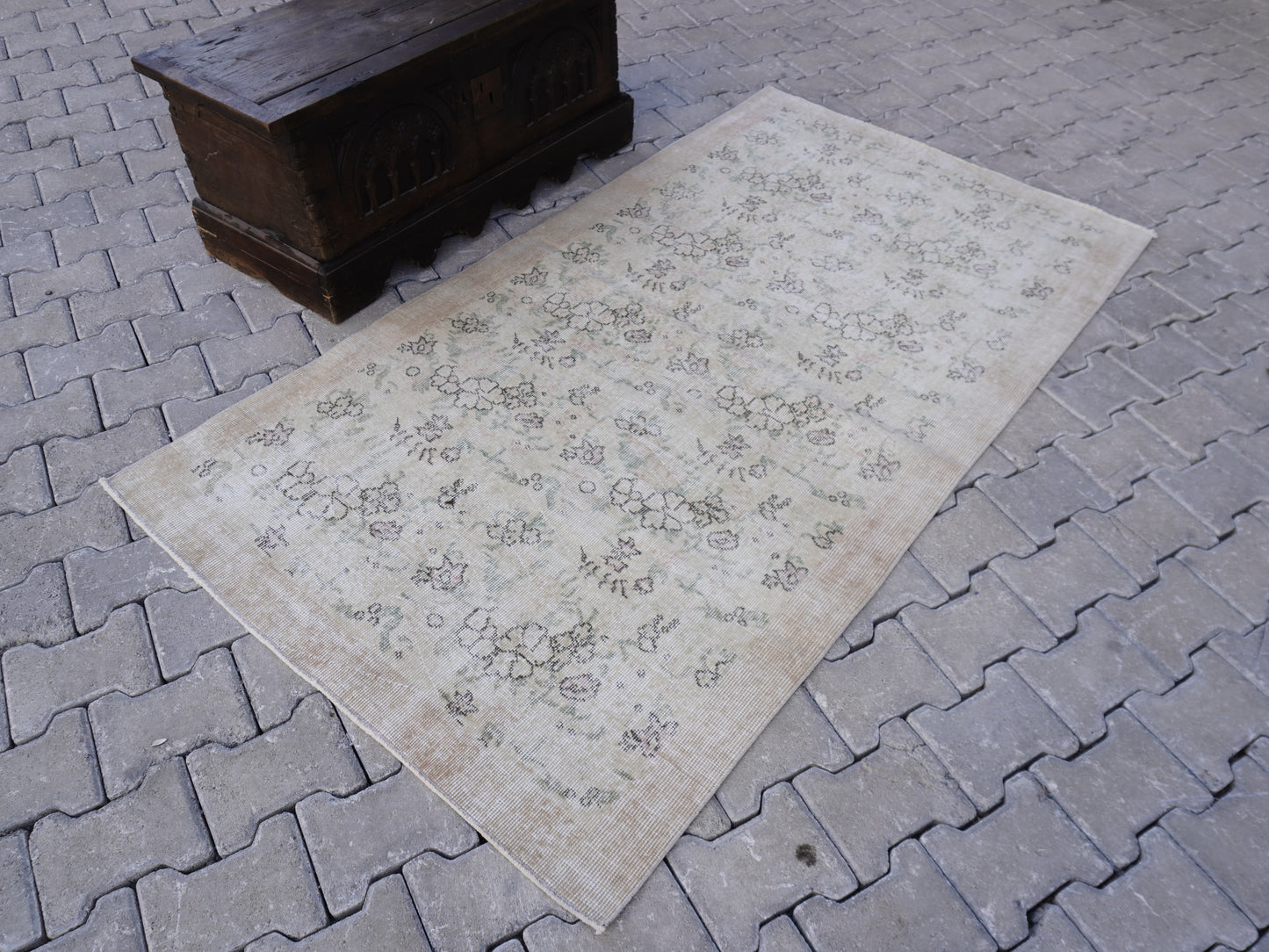 Rustic Neutral Small Rug 4x7 ft - sku 984
