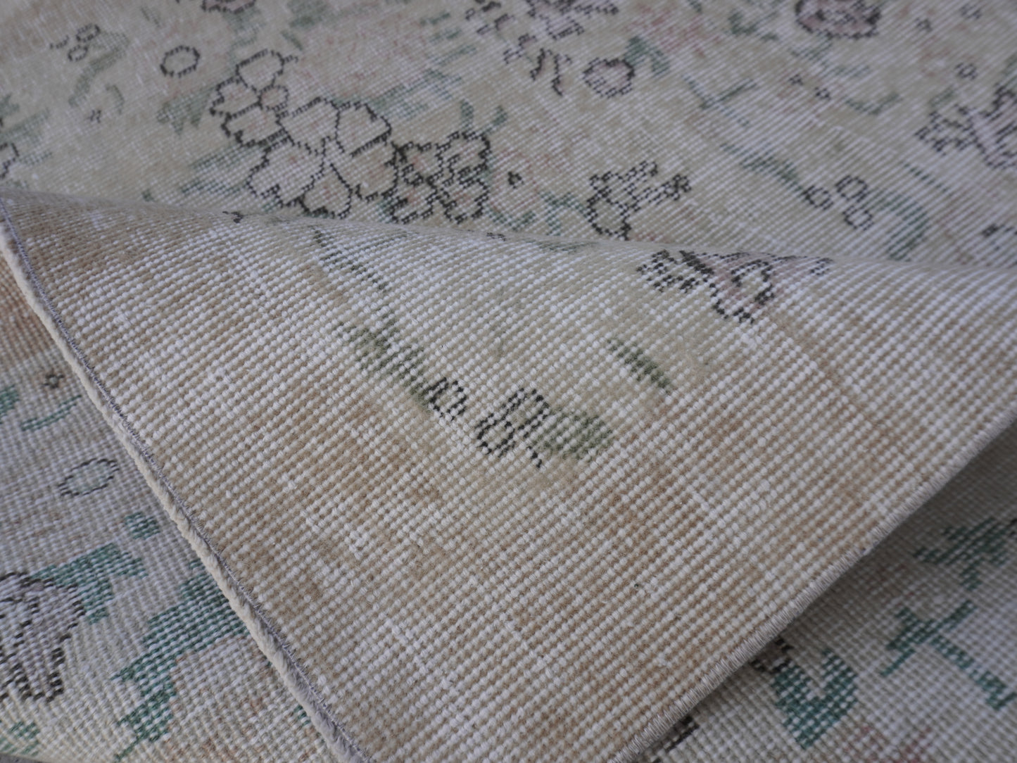 Rustic Neutral Small Rug 4x7 ft - sku 984
