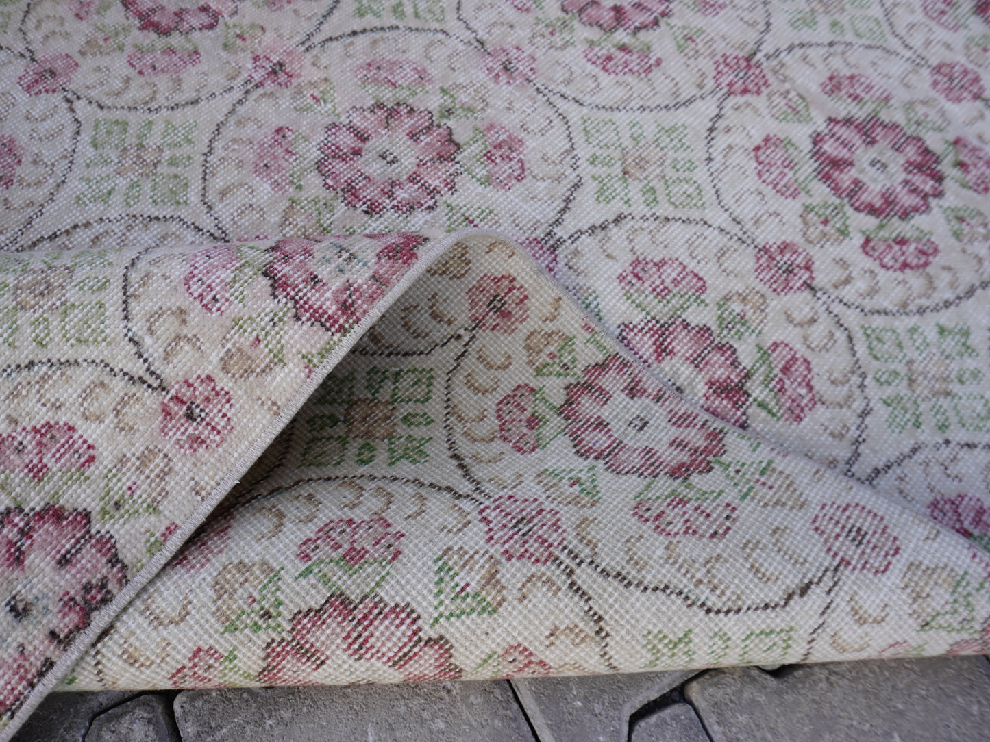 Turkish Wool Neutral Small Rug 4x7 ft - sku 994