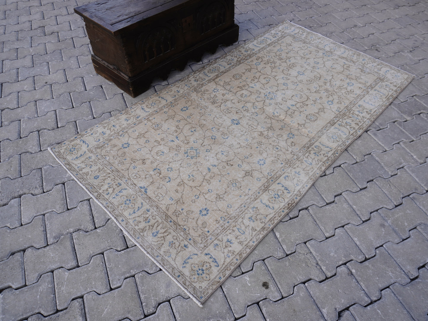 Vintage Turkish Neutral Small Rug 4x7 ft - sku 1108