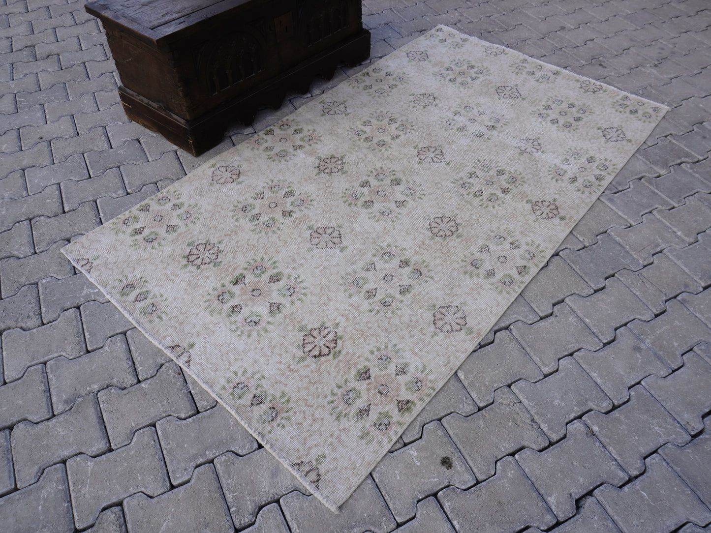 Vintage Neutral Small Rug 4x7 ft - sku 1512