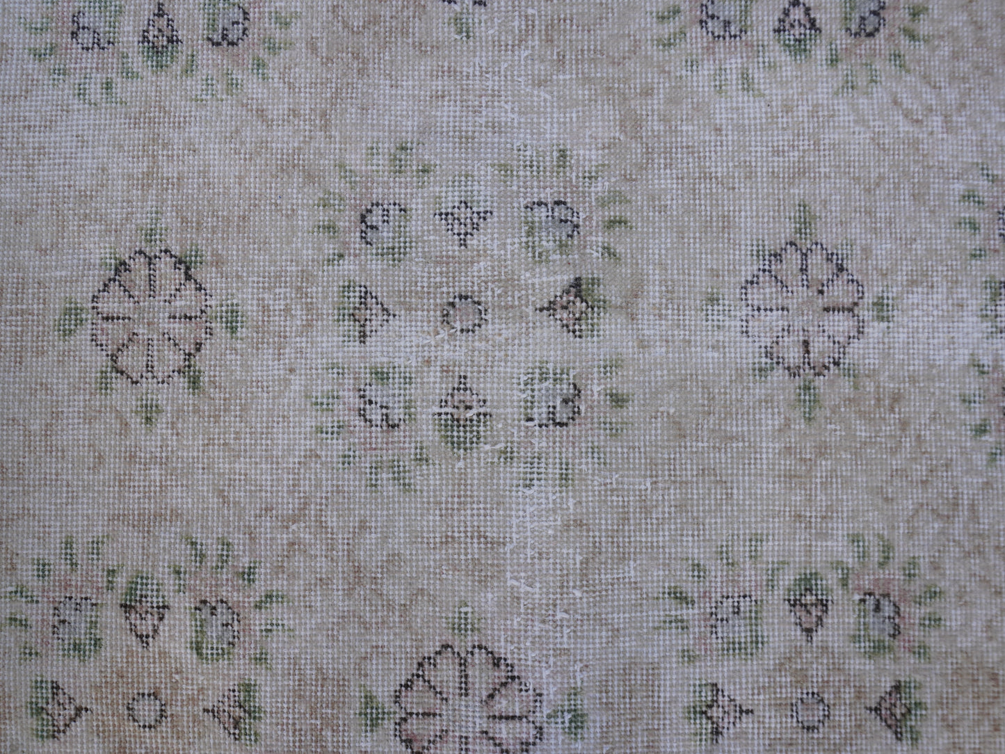 Vintage Neutral Small Rug 4x7 ft - sku 1512