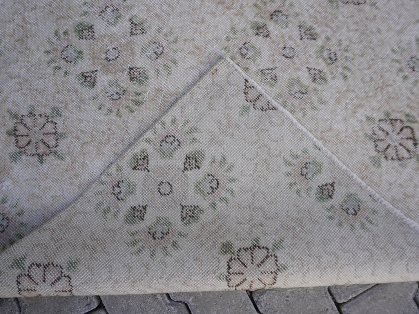 Vintage Neutral Small Rug 4x7 ft - sku 1512