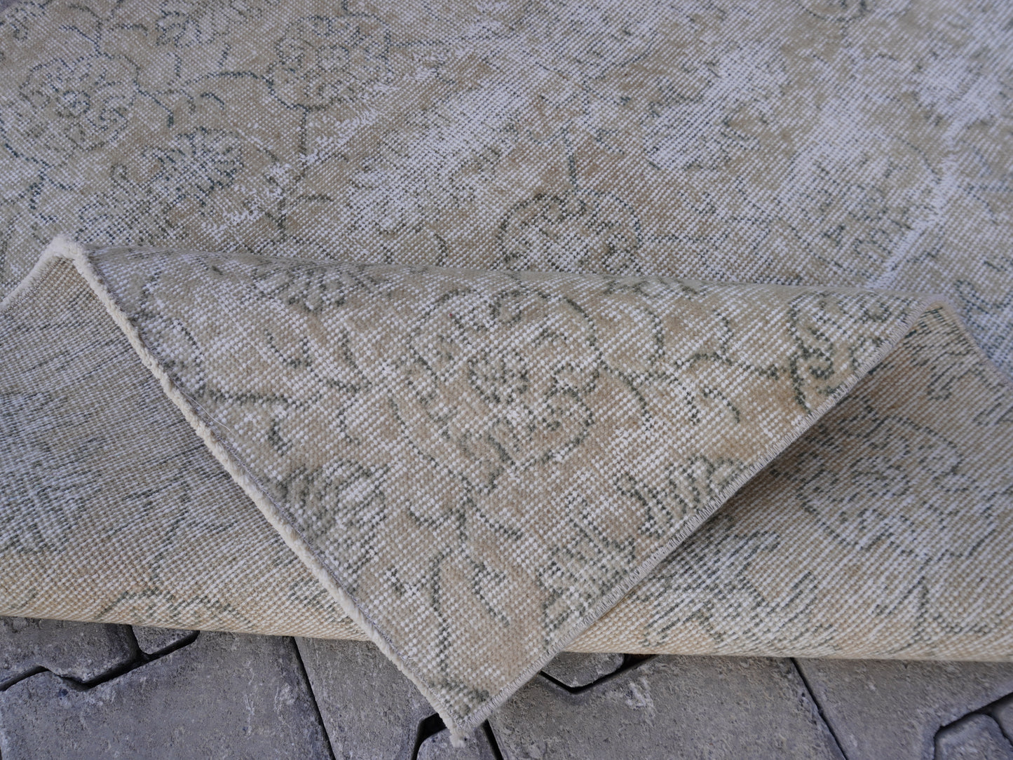 Wool Neutral Small Rug 4x7 ft - sku 907