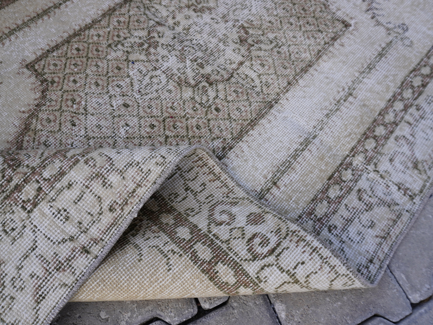 Wool Vintage Neutral Small Rug 4x7 ft - sku 991