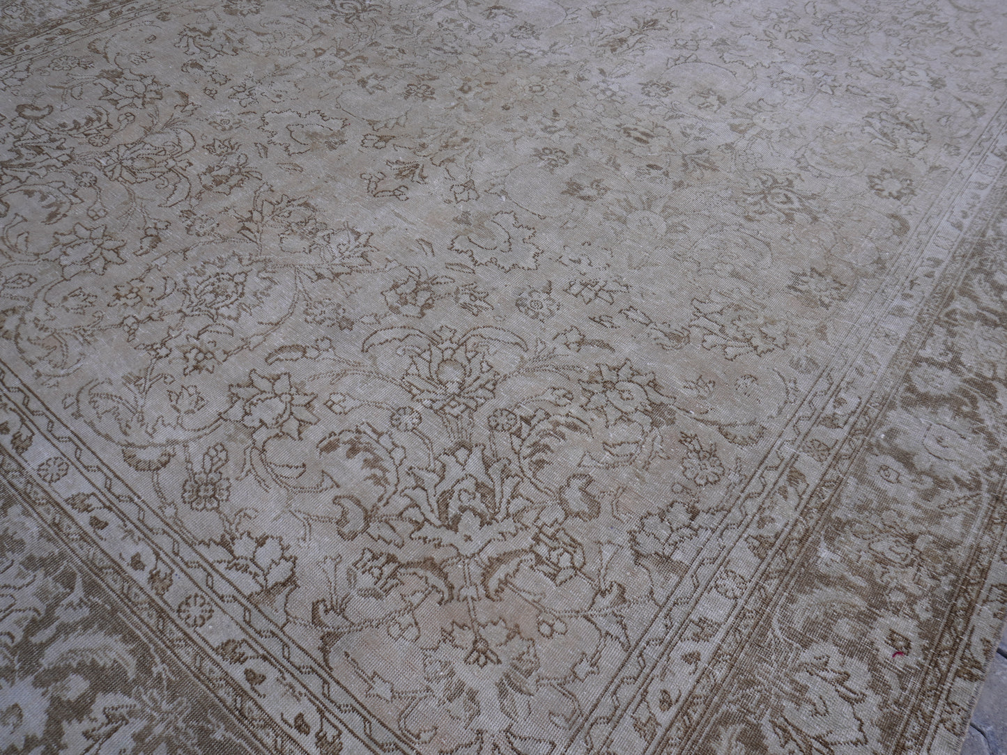 Neutral Oversize Vintage Rug 9x12 ft - sku2011