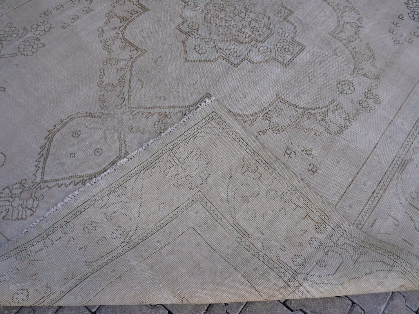Neutral Vintage Large Rug 9x12 ft - sku2023