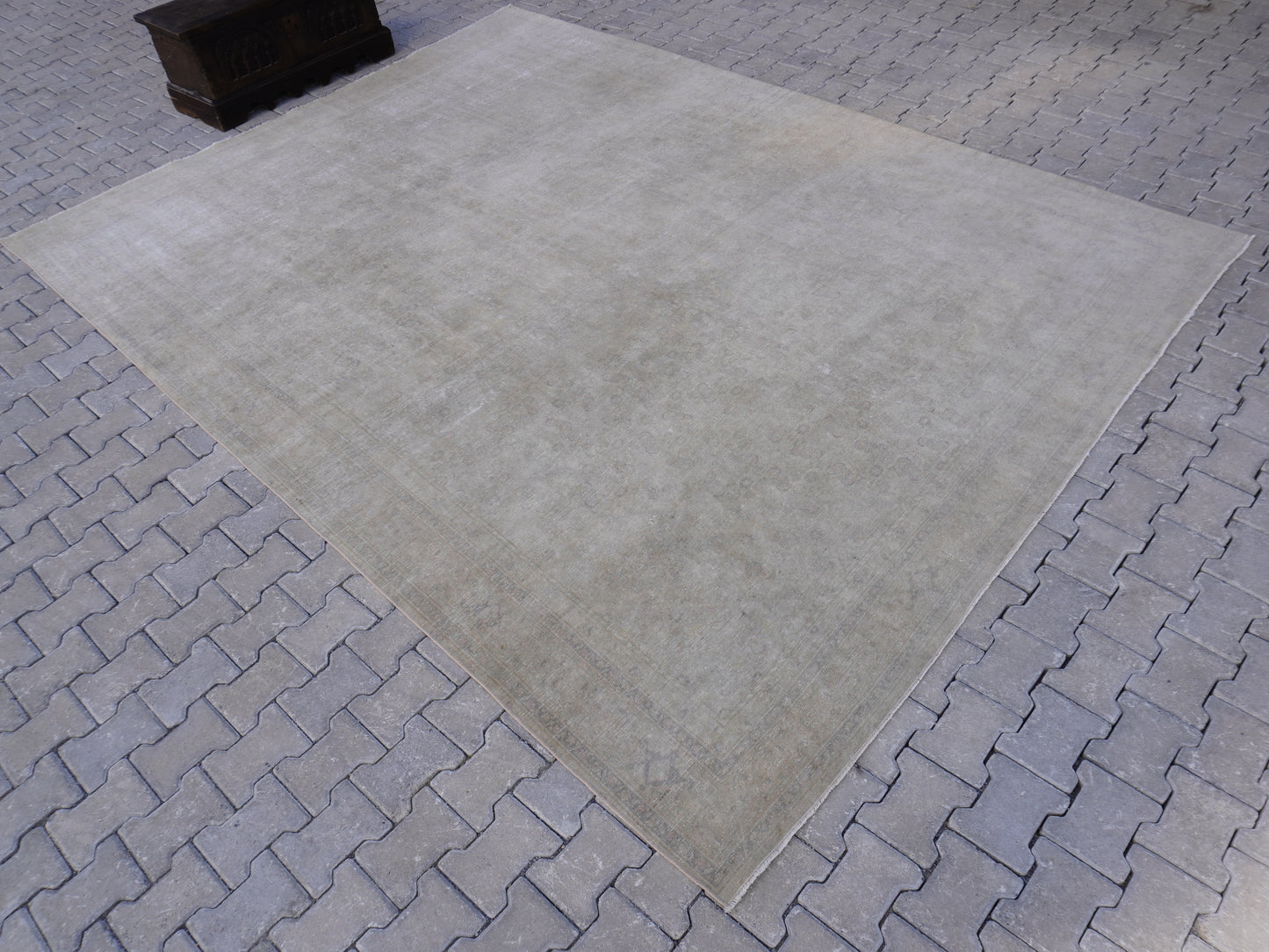 Vintage Neutral Oversize Rug 9x12 ft - sku2029