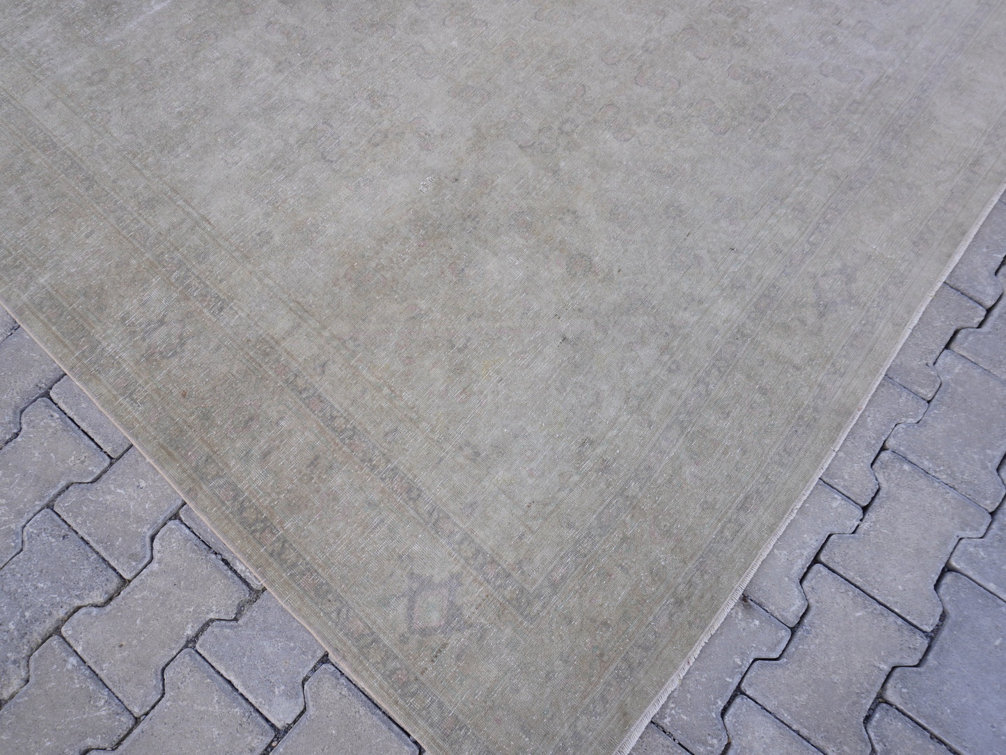 Vintage Neutral Oversize Rug 9x12 ft - sku2029