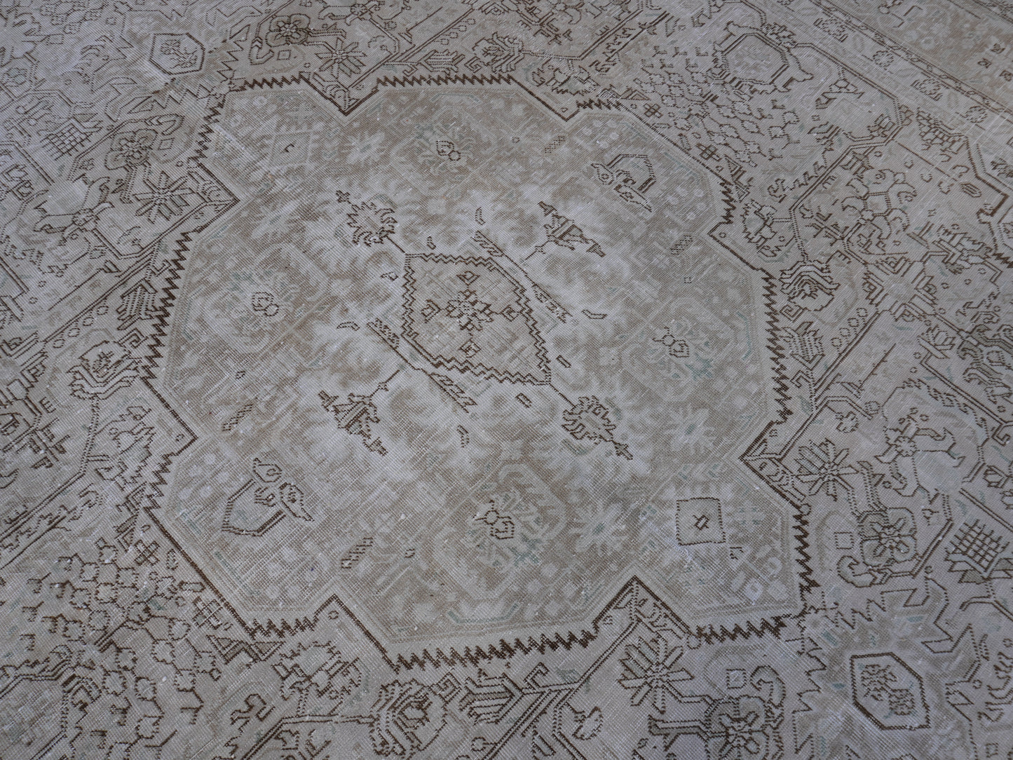 Vintage Large Rug 9x12 ft - sku2002