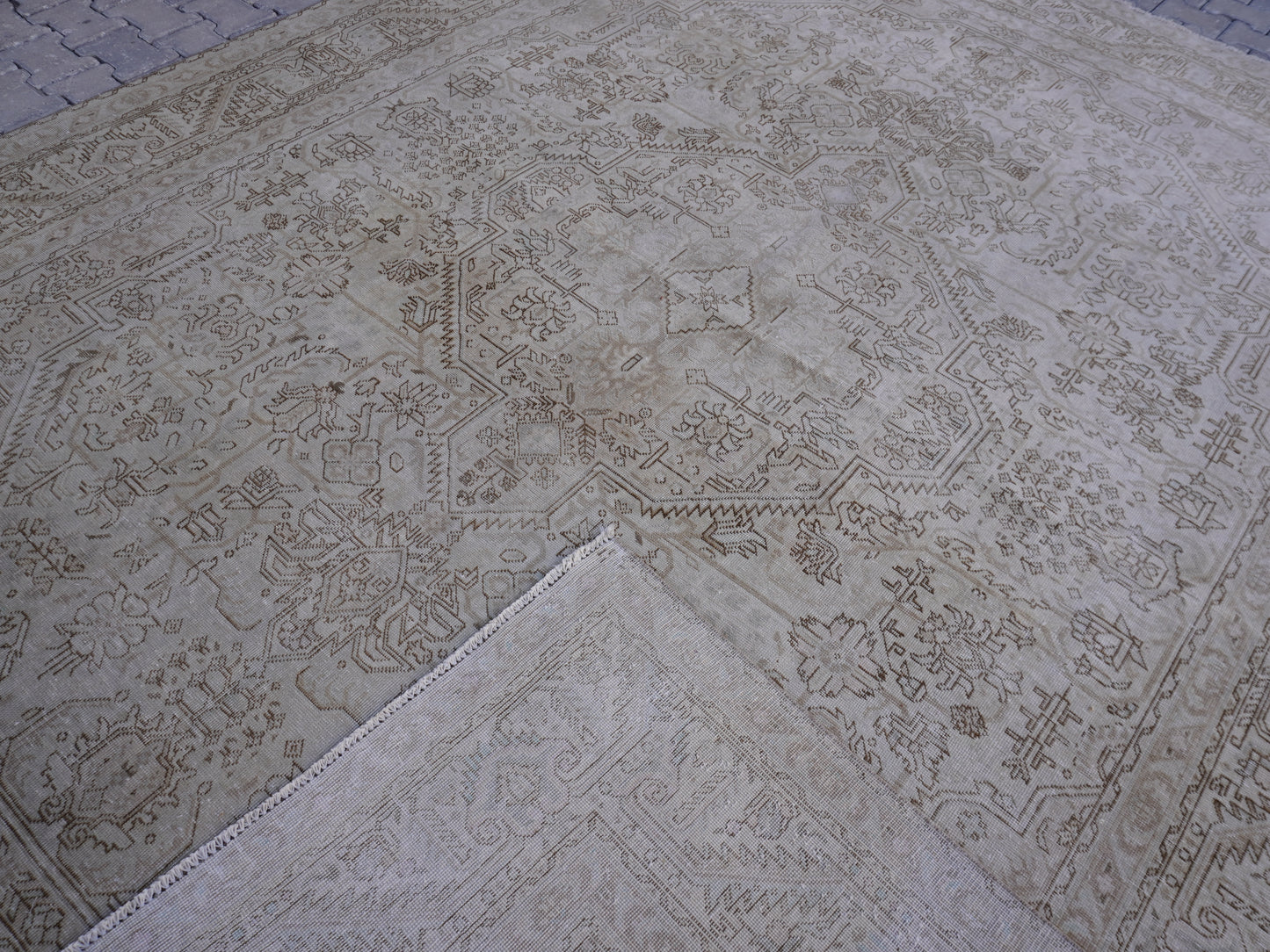 Vintage Oversize Rug 9x12 ft - sku2007