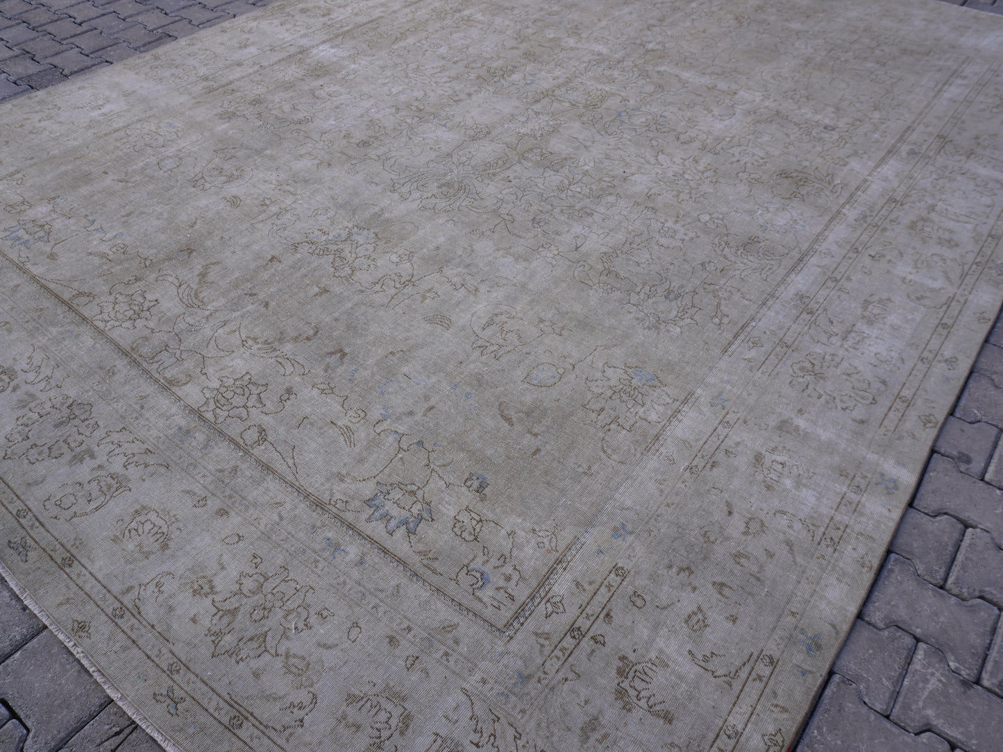 Neutral Wool Vintage Rug 9x12 ft - sku2028