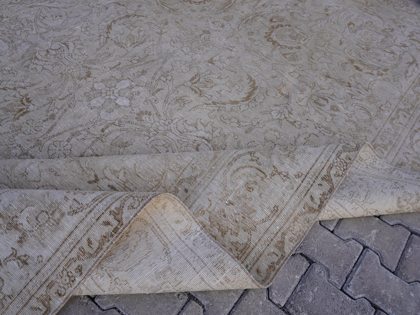 Vintage Neutral Area Rug 9x13 ft - sku2016