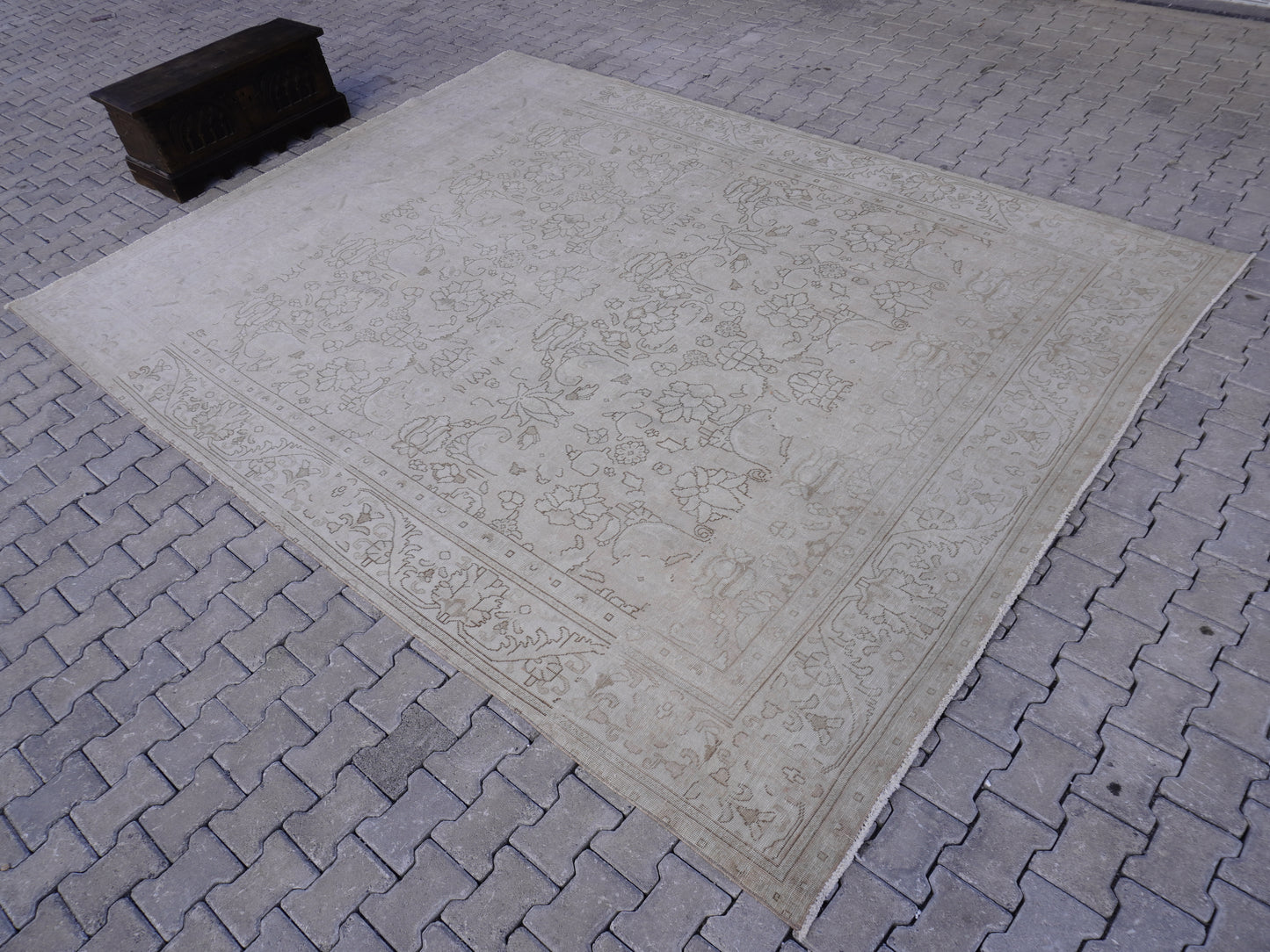 Neutral Large Wool Rug 9x12 ft - sku2012