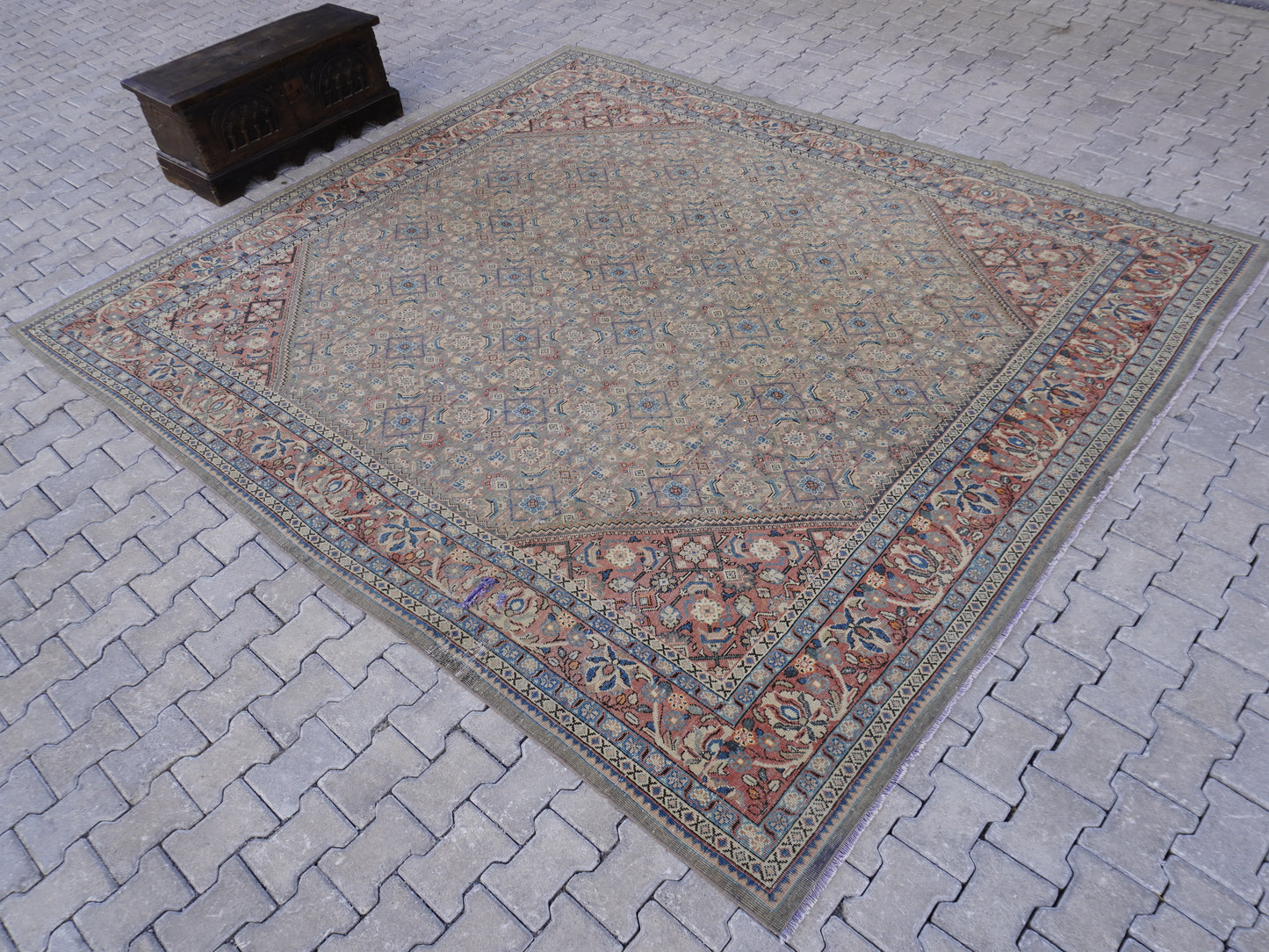 Neutral Vintage Area Rug 10x10 ft - sku2050